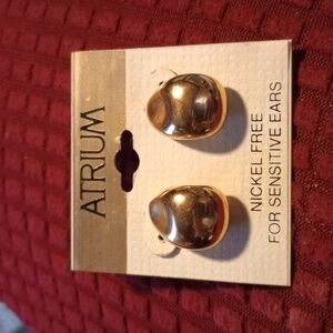 Atrium vintage clip-on earrings